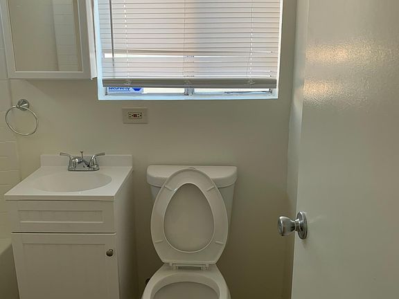 5th image of 15144 Bellflower Blvd