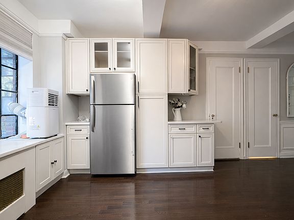 4th image of 45 Tudor City Pl APT 909