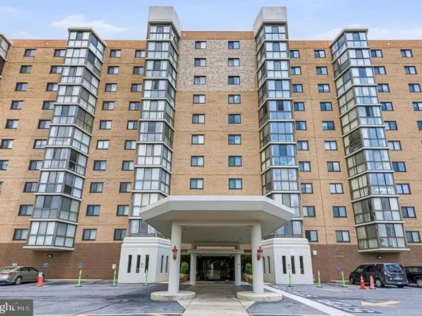 3330 N Leisure World Blvd #5128, Silver Spring, MD 20906