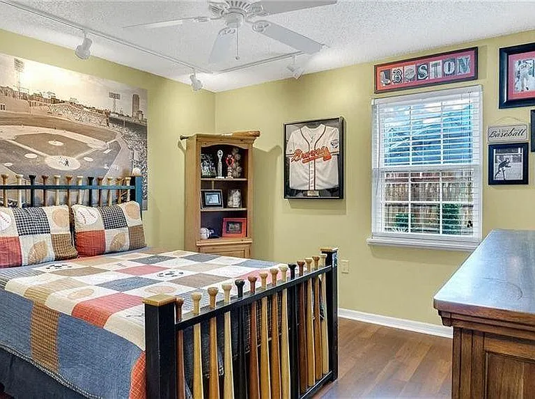 1017 Butler Creek Ct — Photo 2