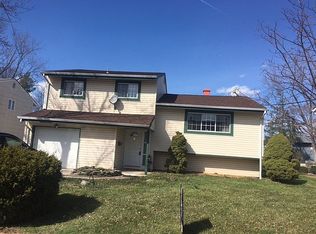 9 Schoolhouse Ln, Somerville, NJ 08876
