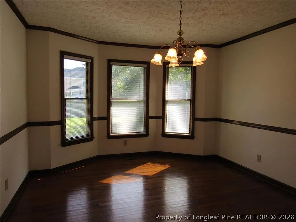 3 bed, 2.0 bath, 2150 sqft, $1,795 — Photo 4