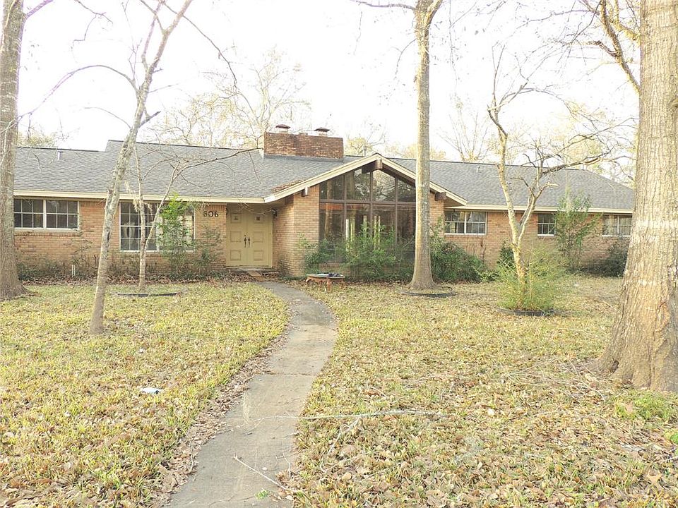 1st image of 606 S Clear Creek Dr