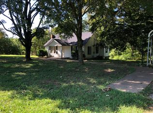 1448 Bend Rd, Clarksville, TN 37040