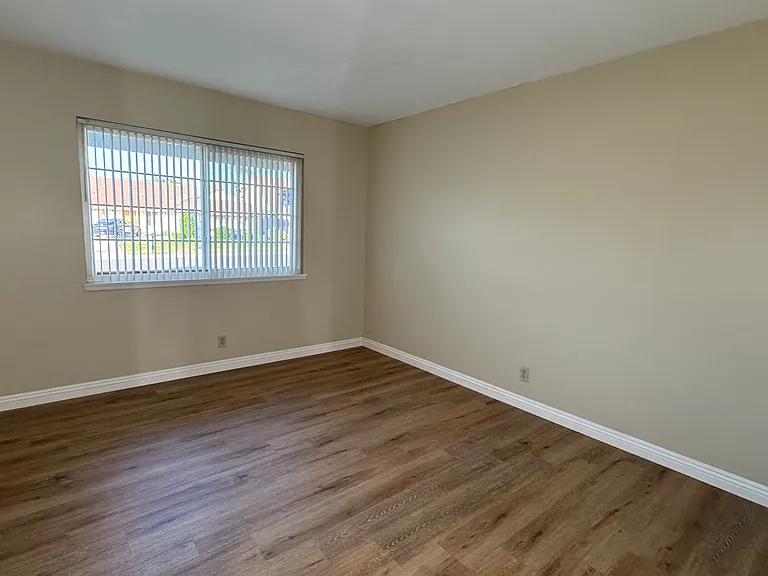 17040 Ridge Park Dr — Photo 15
