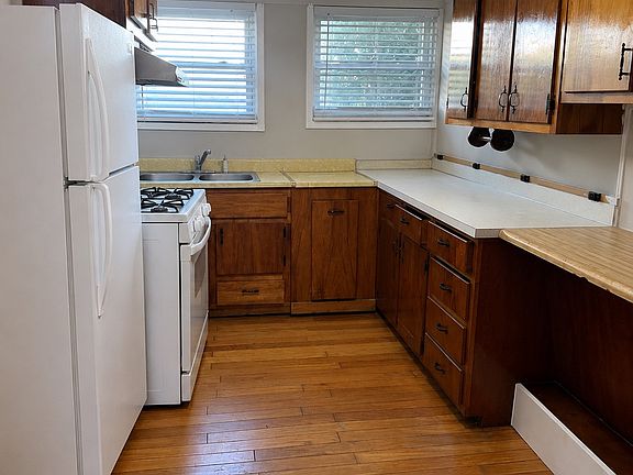 5th image of 1210 Vermont Ave #1