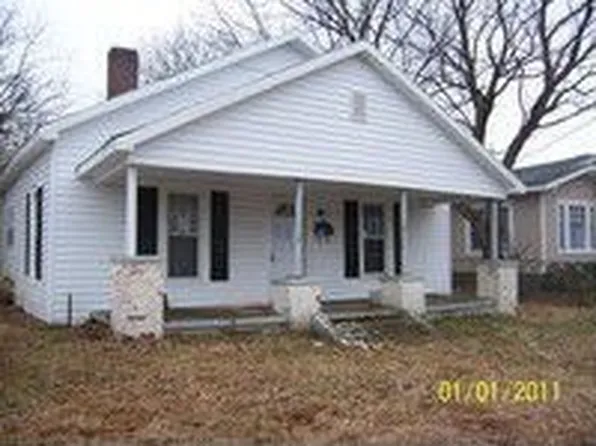 111 Broad St, Thomasville, NC 27360