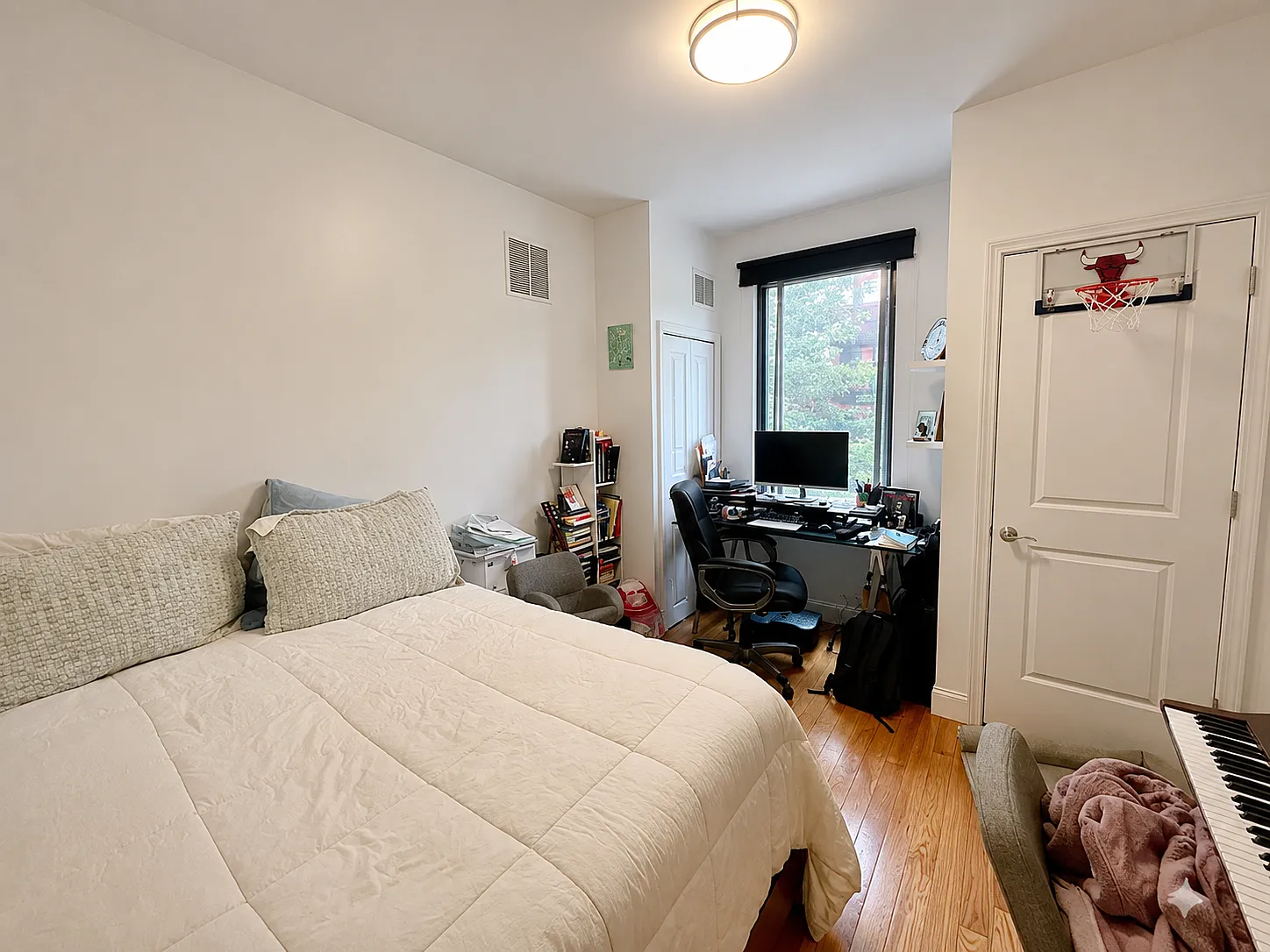 110 4th Ave — Photo 3