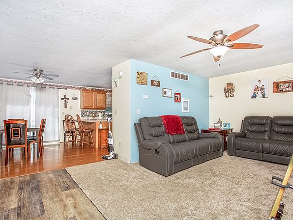 2nd image of 3188 Manzanita Dr