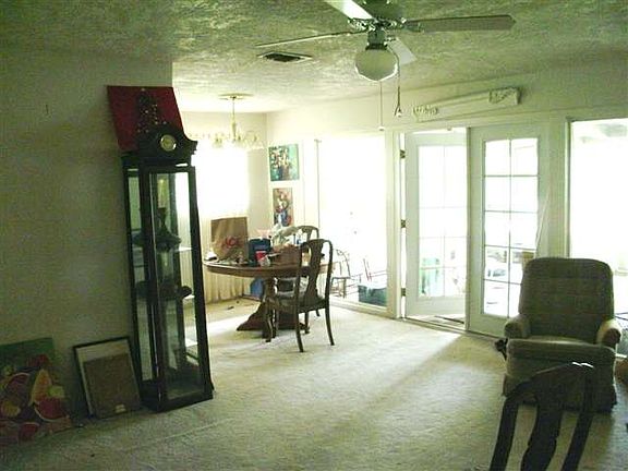 3rd image of 4830 Bristol Dr