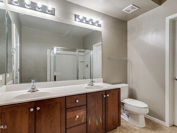 4th image of 526 W 1ST Street #102