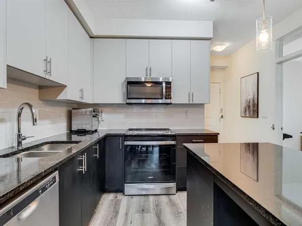 151 N Legacy Main St SE #8403, Calgary, AB T2X 4A4