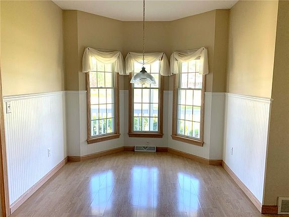 5th image of 10633 S Edgewood Dr