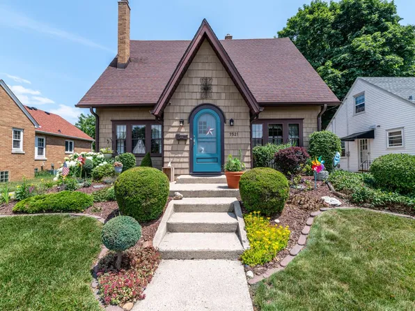 7521 24th AVENUE, Kenosha, WI 53143