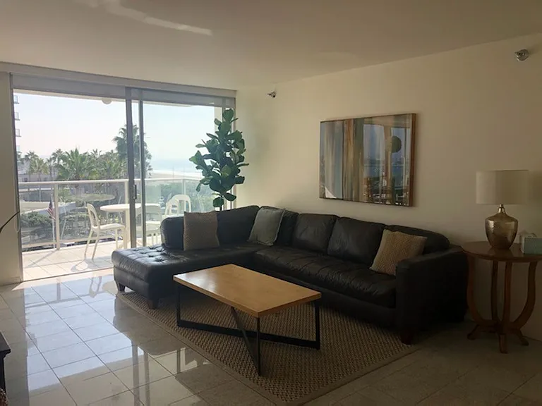 1810 Avenida Del Mundo #409 — Photo 9