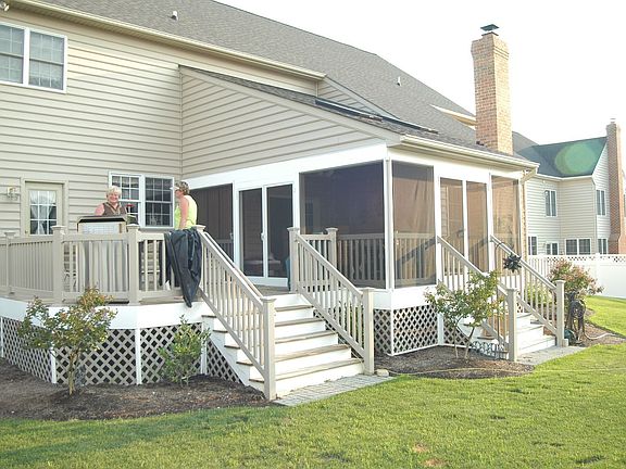 Screen Porch/Deck Combination