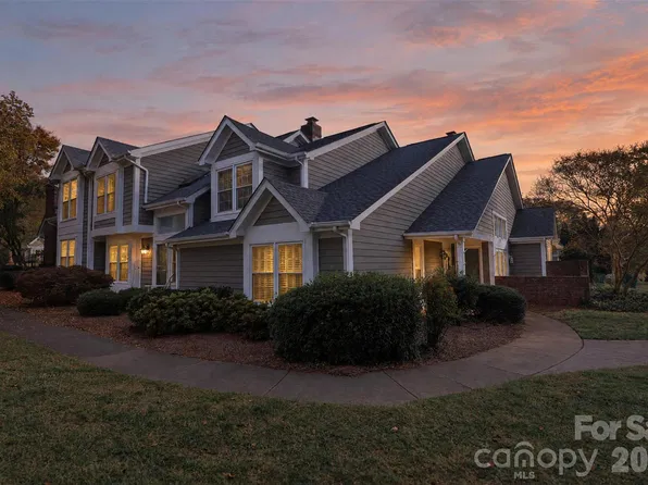 8254 Tradd Ct, Charlotte, NC 28210