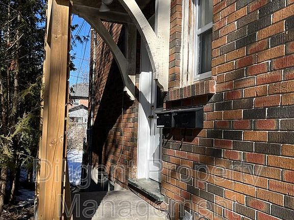 3rd image of 642 Bolivar St