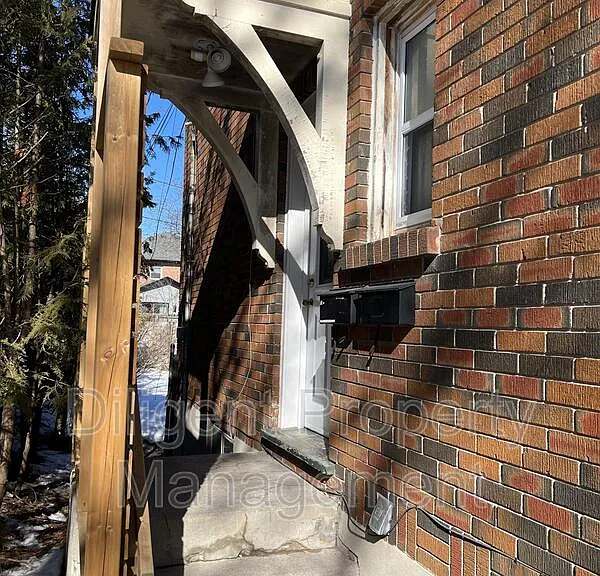 642 Bolivar St #UPPER EAST — Photo 3