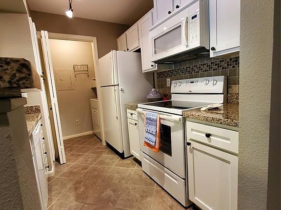 5th image of 3231 Allen Pkwy APT 2304