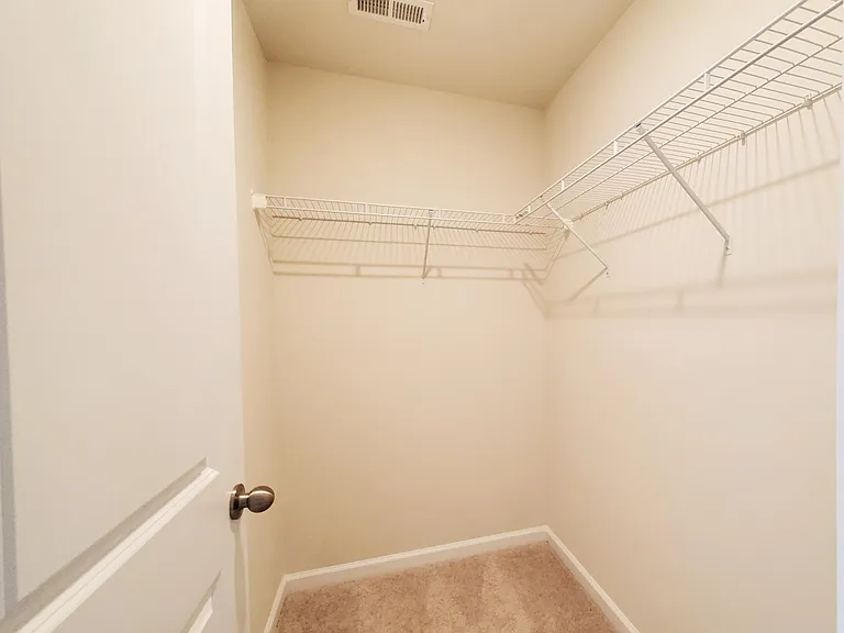 1009 Gabardine Ln — Photo 12