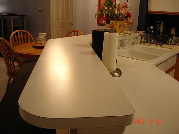 snack bar above kitchen counter