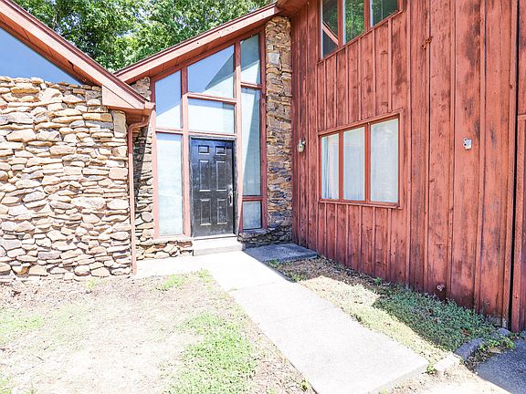 4th image of 329 Carson Way