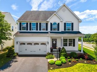 100 Village Cir, Oakdale, PA