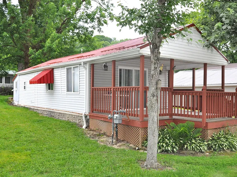 8358 Maple St SW — Photo 15
