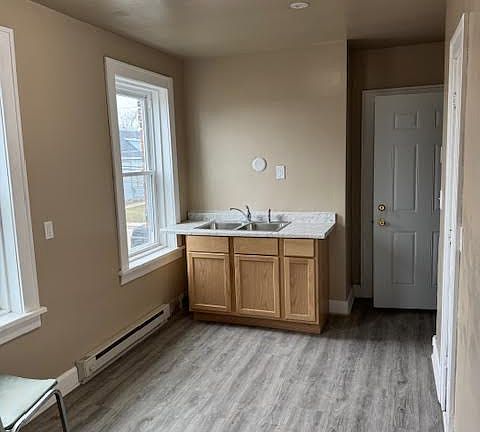 4th image of 945 N Memorial Dr #3