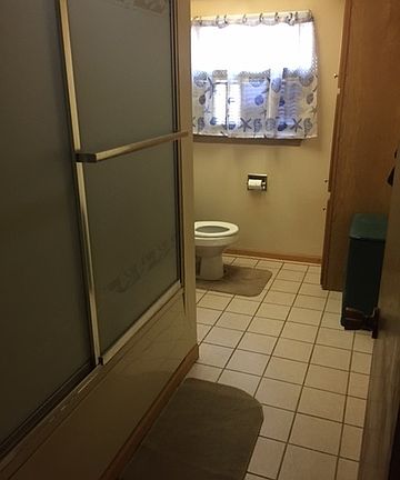 5th image of 1724 Estes Ave