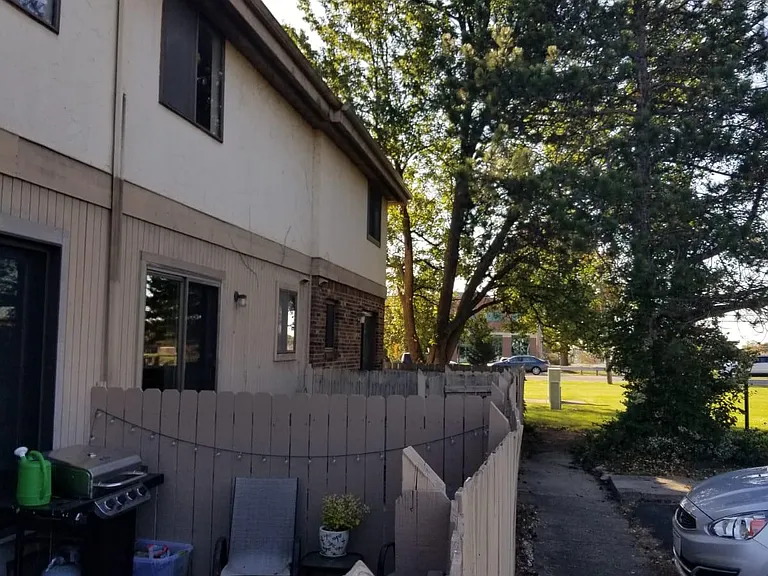 89 Stornoway Dr W — Photo 36