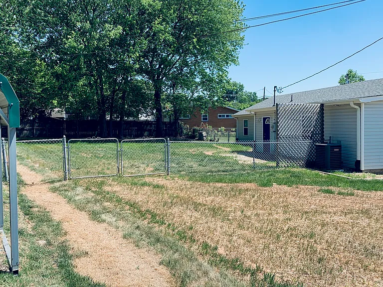 152 Talley St — Photo 3