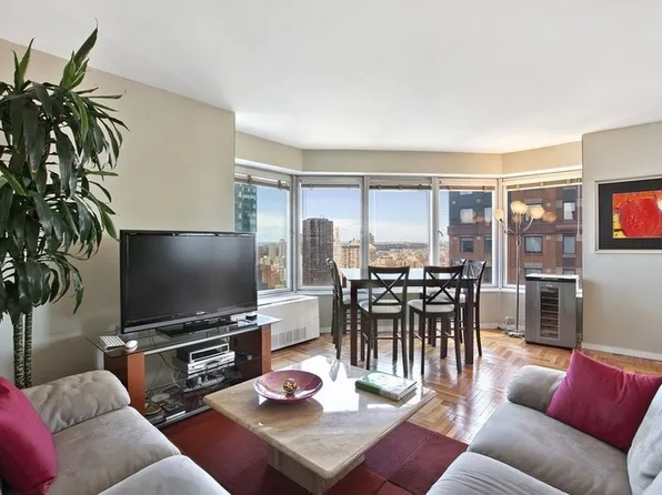 150 West 56th Street image 1 of 4