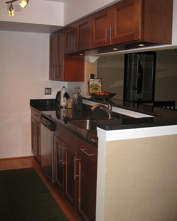 New Kitchen with granite counter tops