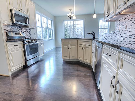5th image of 148 Sawgrass Dr