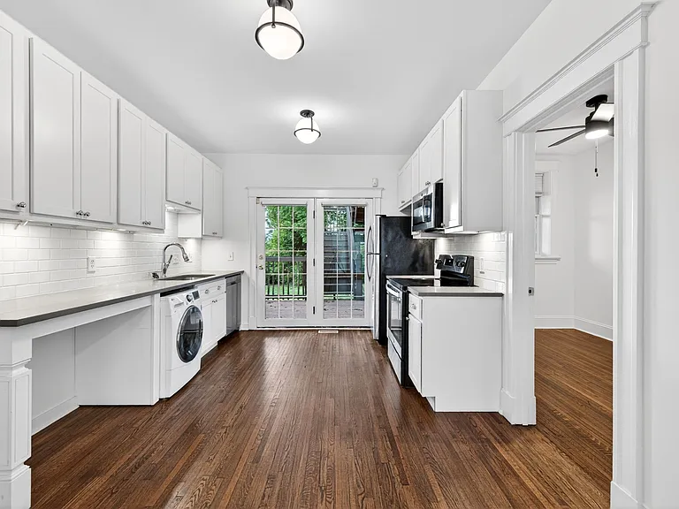 5750 Pershing Ave #2W — Photo 6