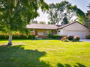 6820 N Yates Rd, Fox Pt, WI 53217