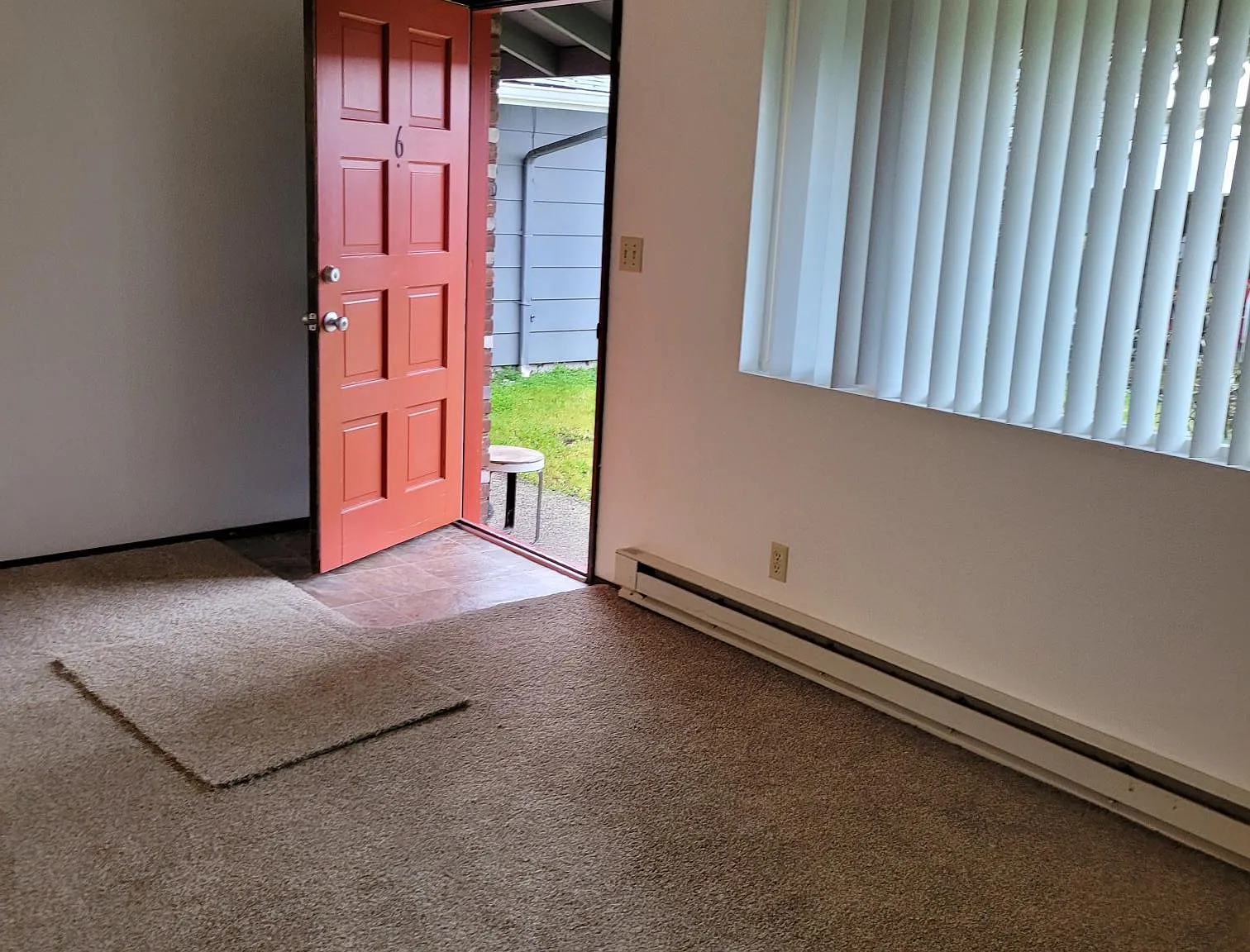 2 bed, 750 sqft, $1,295 — Photo 2