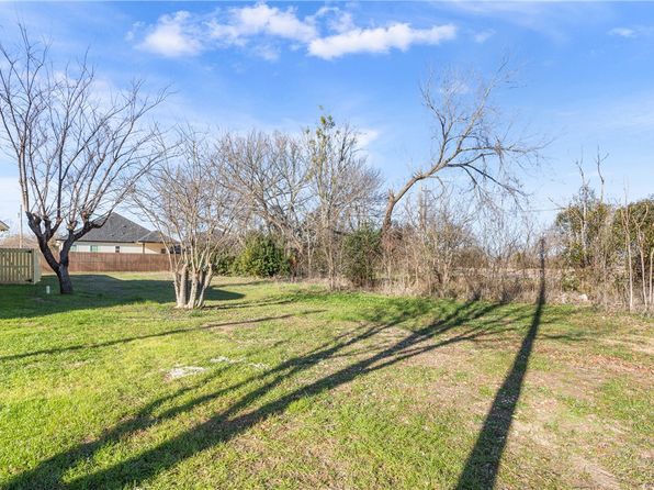 507 McKinley St, Mc Gregor, TX 76657