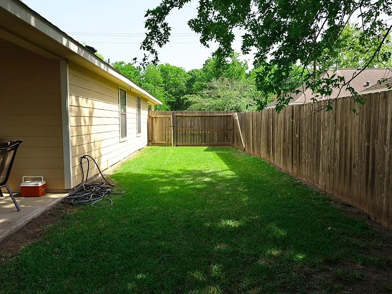 2514 Lee St — Photo 26