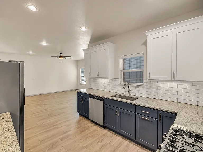 3503 E 21st St #3505 — Photo 9