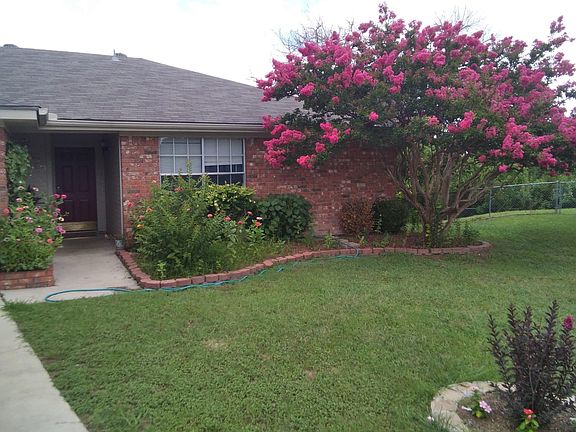 2nd image of 410 Saddle Dr