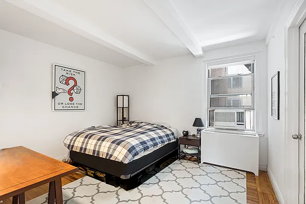 Rented by BLU Real Estate | media 14