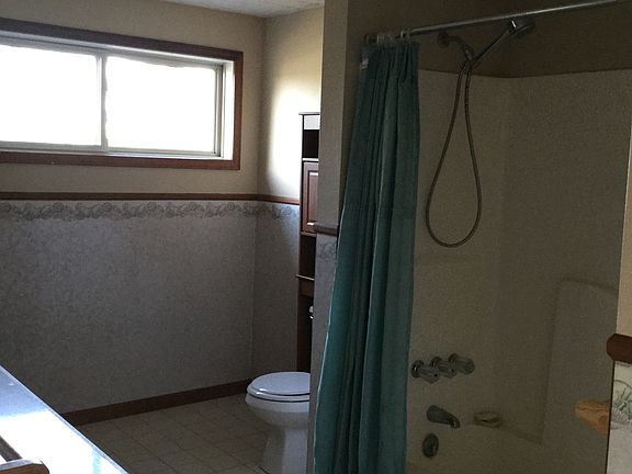 Upstairs bathroom_02172015