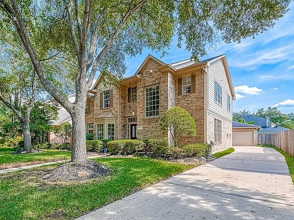 3rd image of 1314 Red Oak Ct