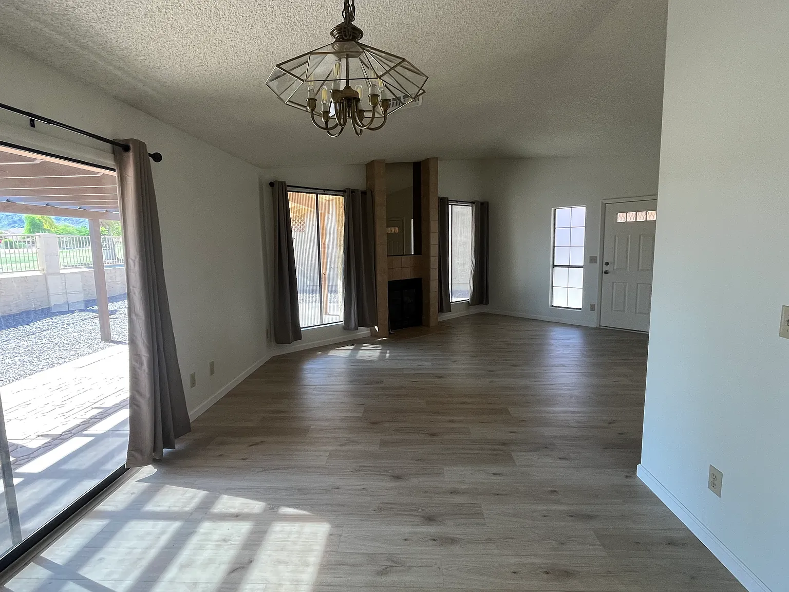 2 bed, 1286 sqft, $2,000 — Photo 3