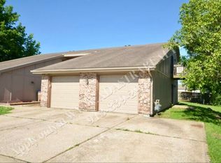 404 Sky Vue Dr #D, Raymore, MO 64083