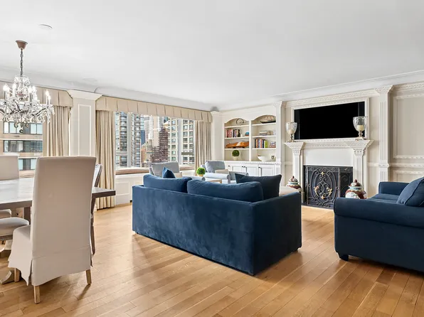 200 East 66th Street B1806 image 2 of 30