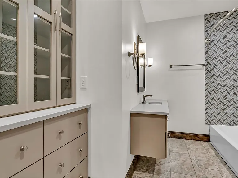 5004 Holston Dr — Photo 14